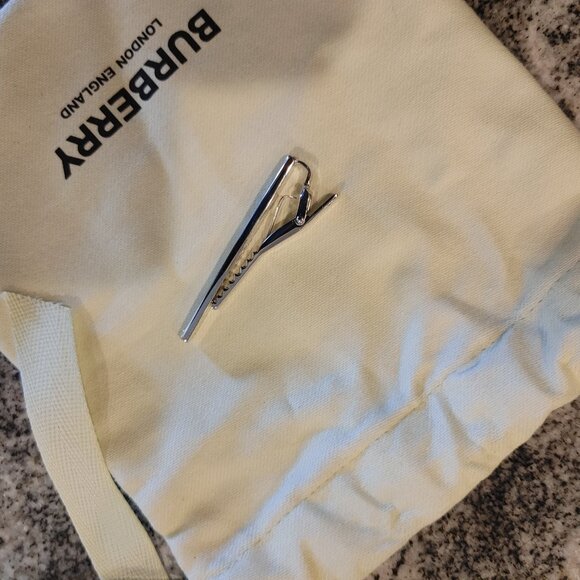 Burberry Tie Clip, metal, silver-tone, comes with baggie as pictured. - Picture 12 of 16